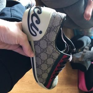 Gucci tennis shoes size G 37